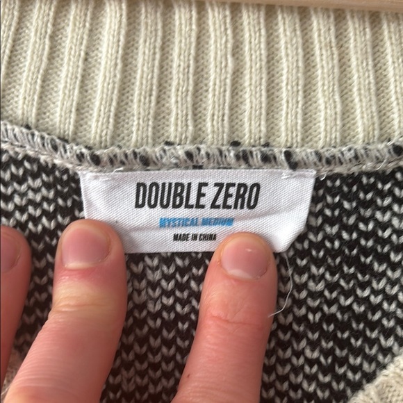 Black and White Houndstooth Sweater Vest - Picture 2 of 3